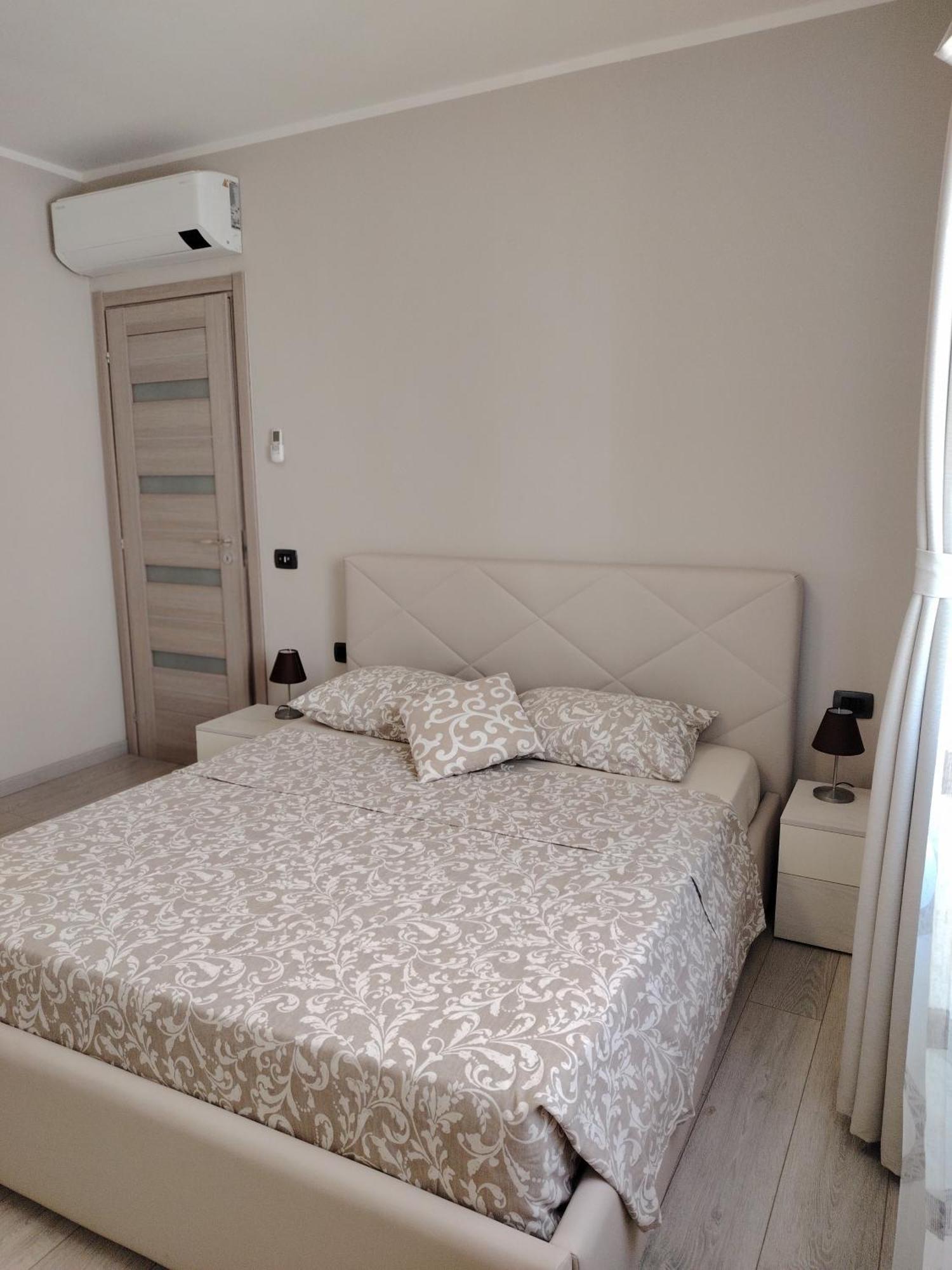 Holiday House Savona Exterior photo